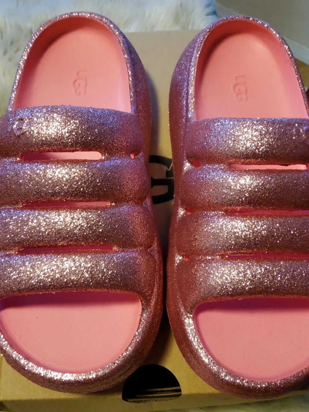UGG K Sport Yeah Glitter Size 1 NWT